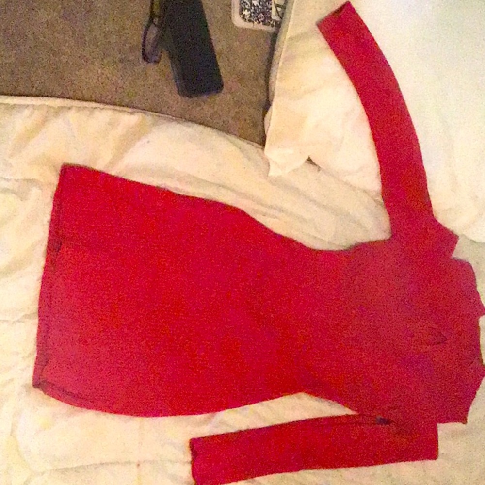 A red large say what dress only wore it once in good shape